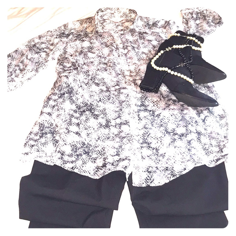 $ ⬇️ Zoa Sheer Black & White Animal Print Tunic